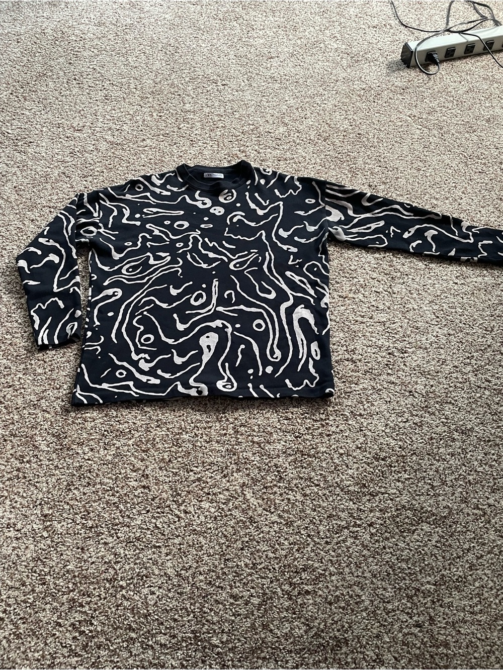 🖤 Zara Abstract Print Long Sleeve Top | Size L